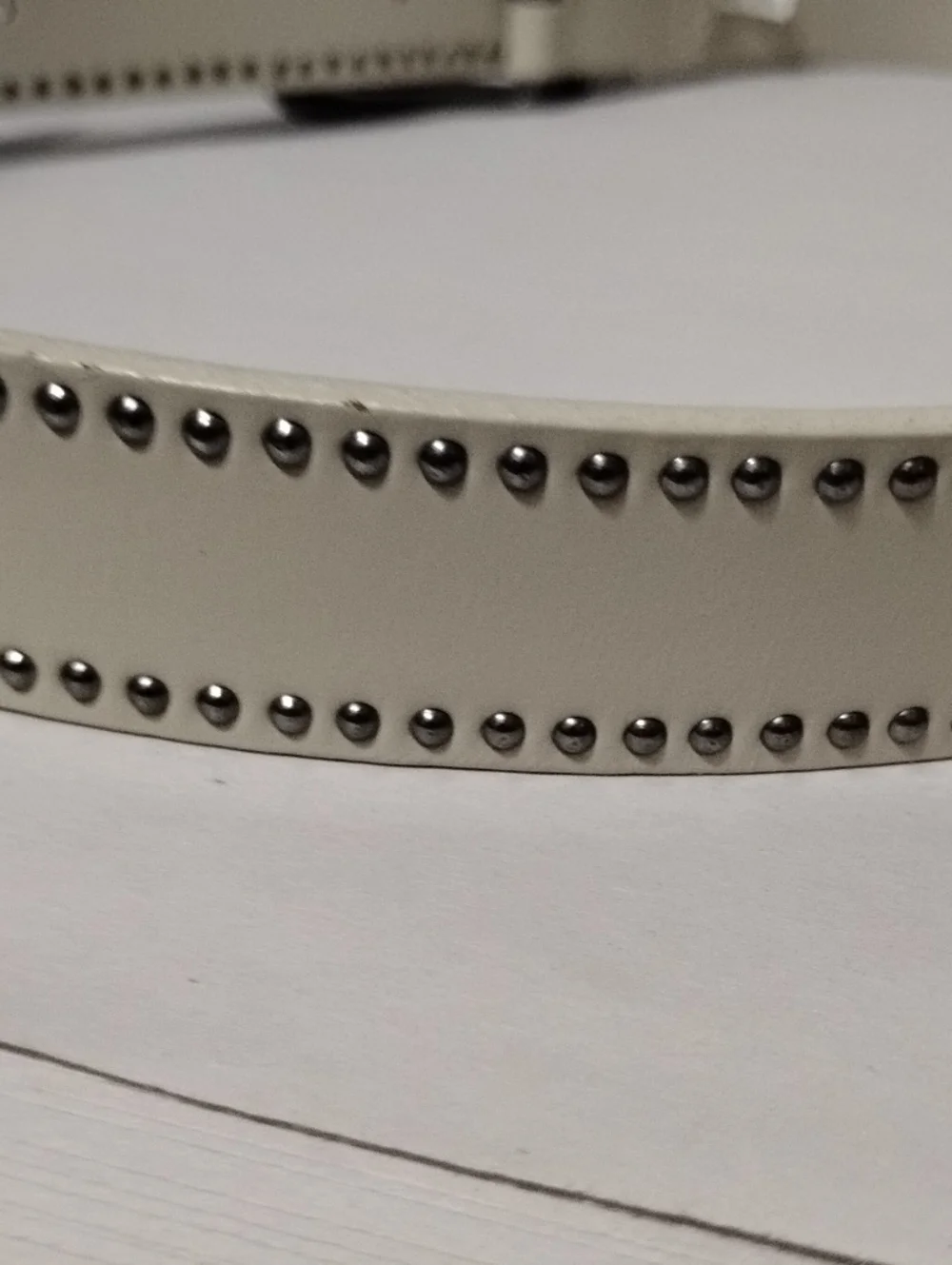 American Eagle Double Buckle Western-Style White Belt with Stud Detailing
